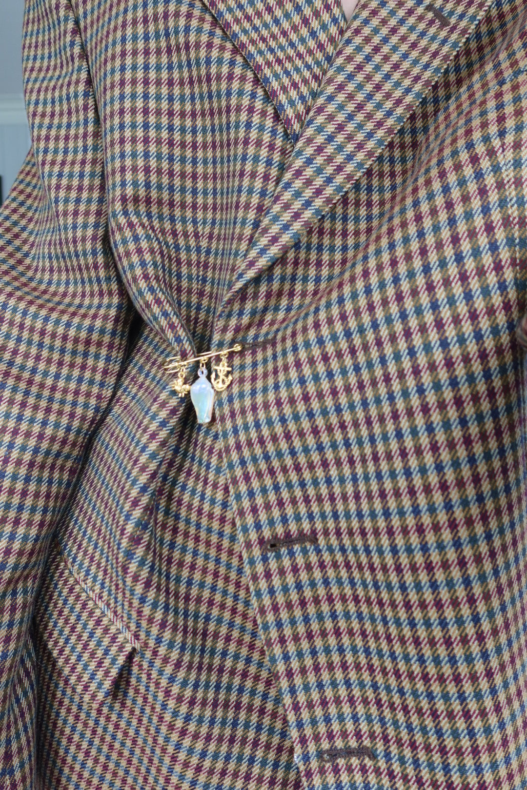 Vintage Charm Brooch gold large