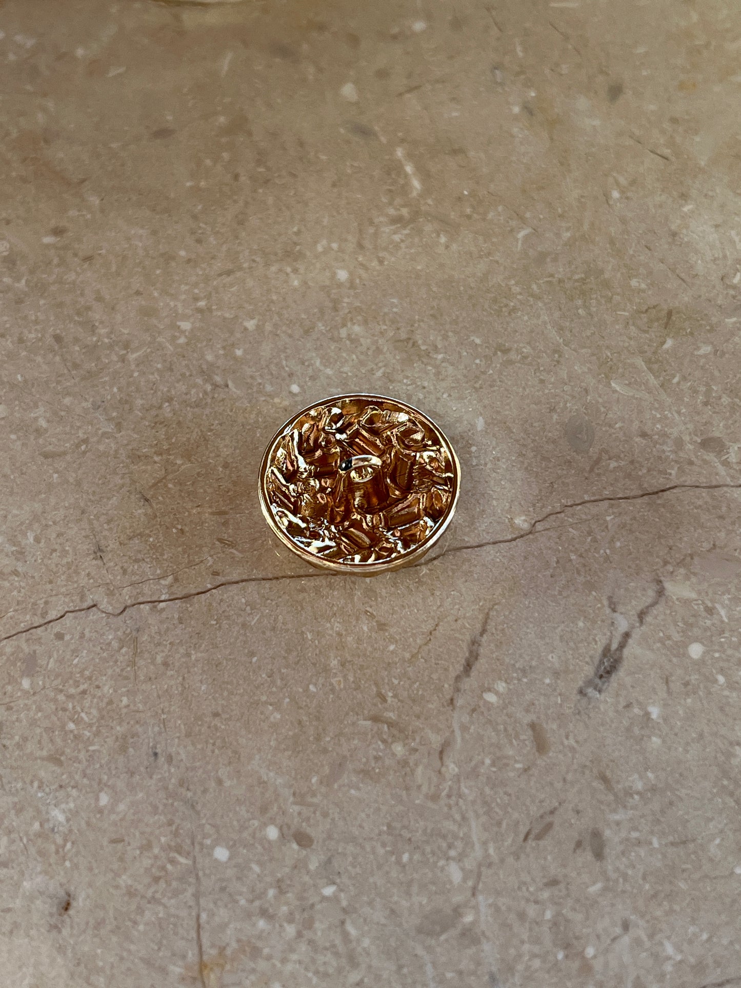 Evelyn button gold