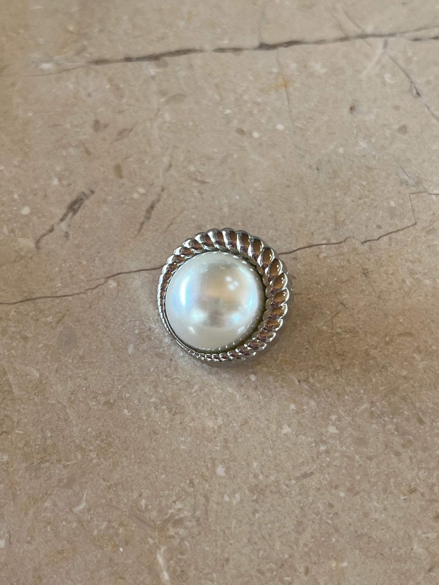 Nova button silver