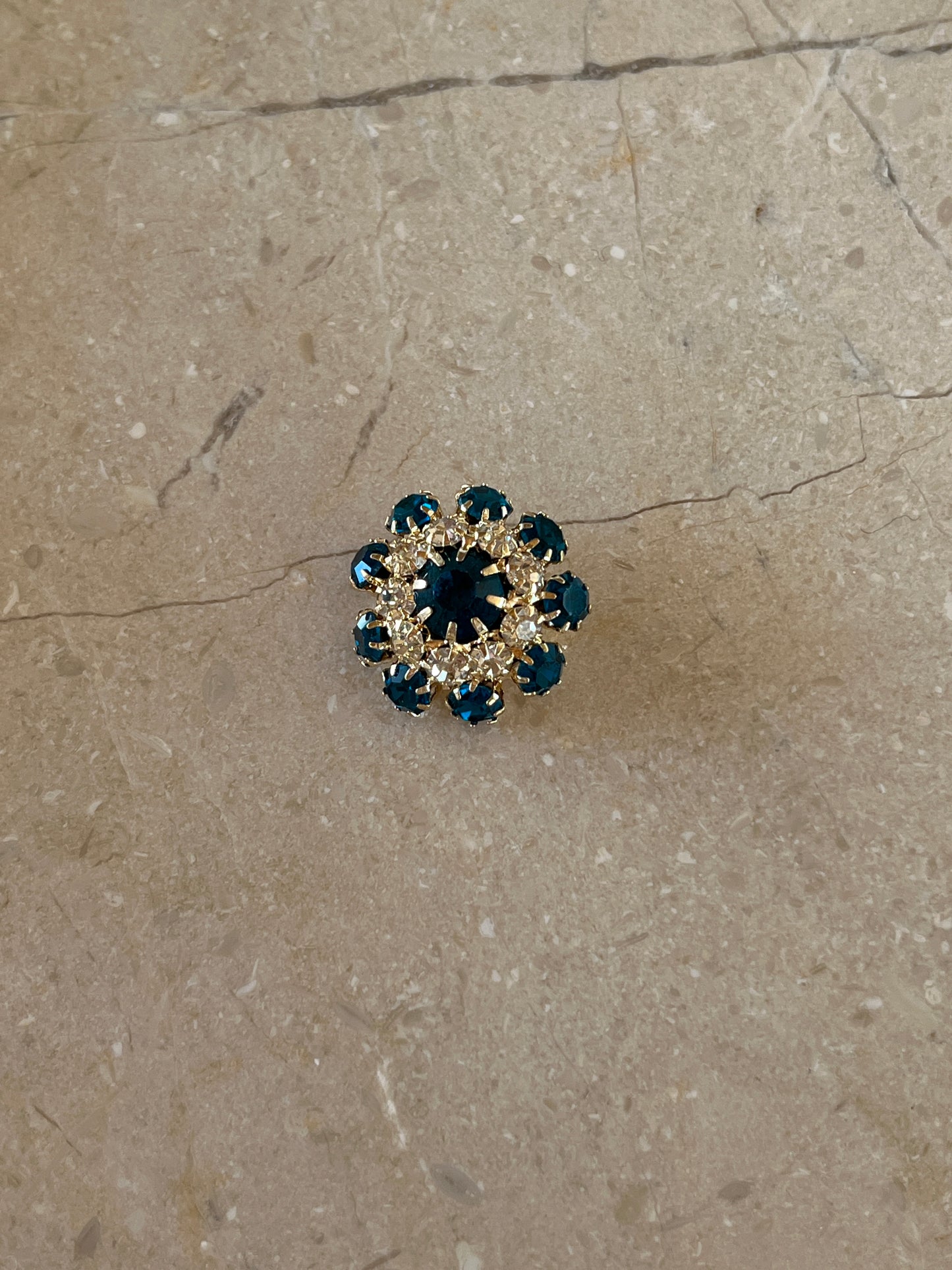 Gigi button blue