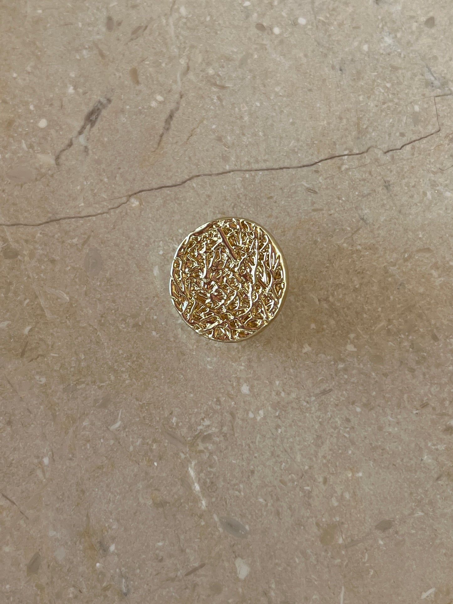 Luna button gold