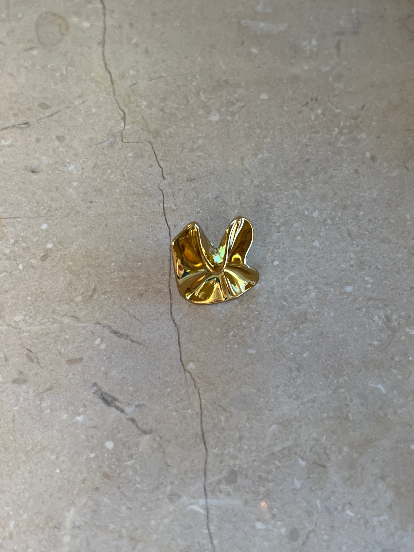 Meadow button gold small