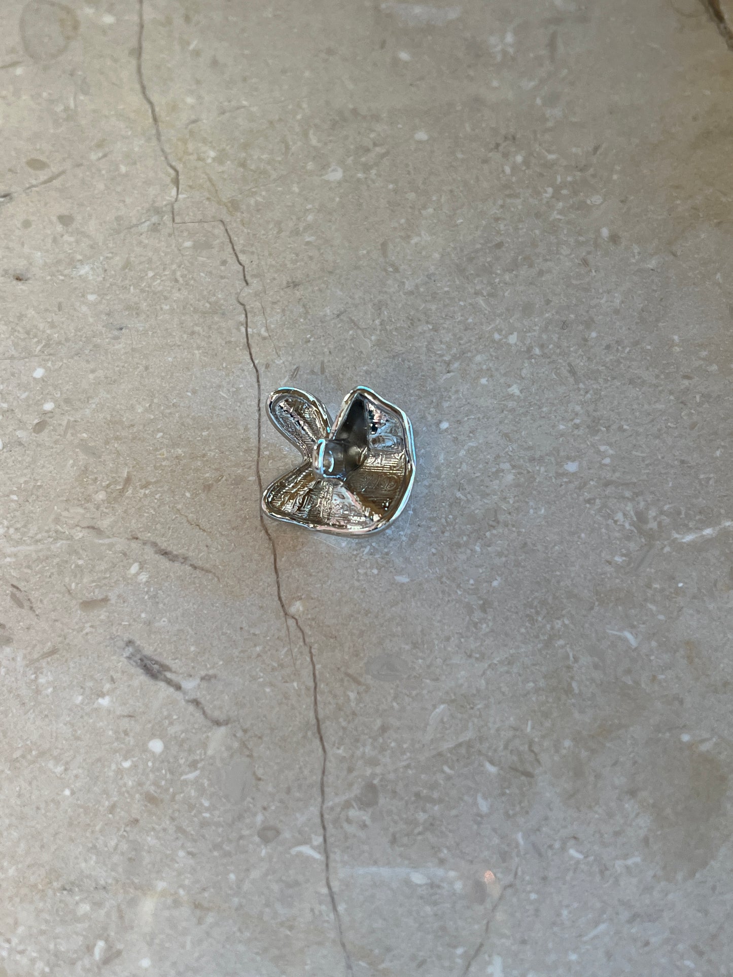 Meadow button silver small