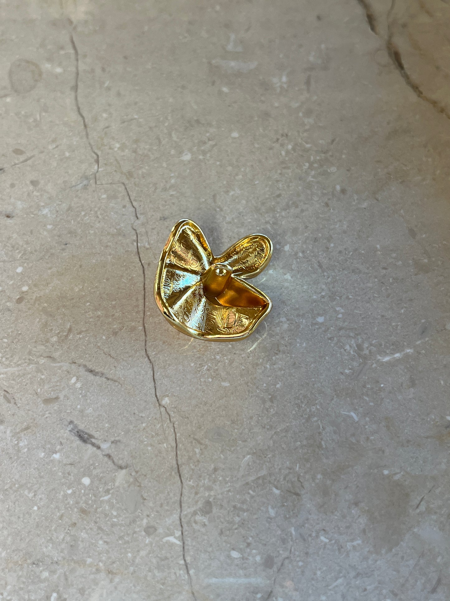Meadow button gold
