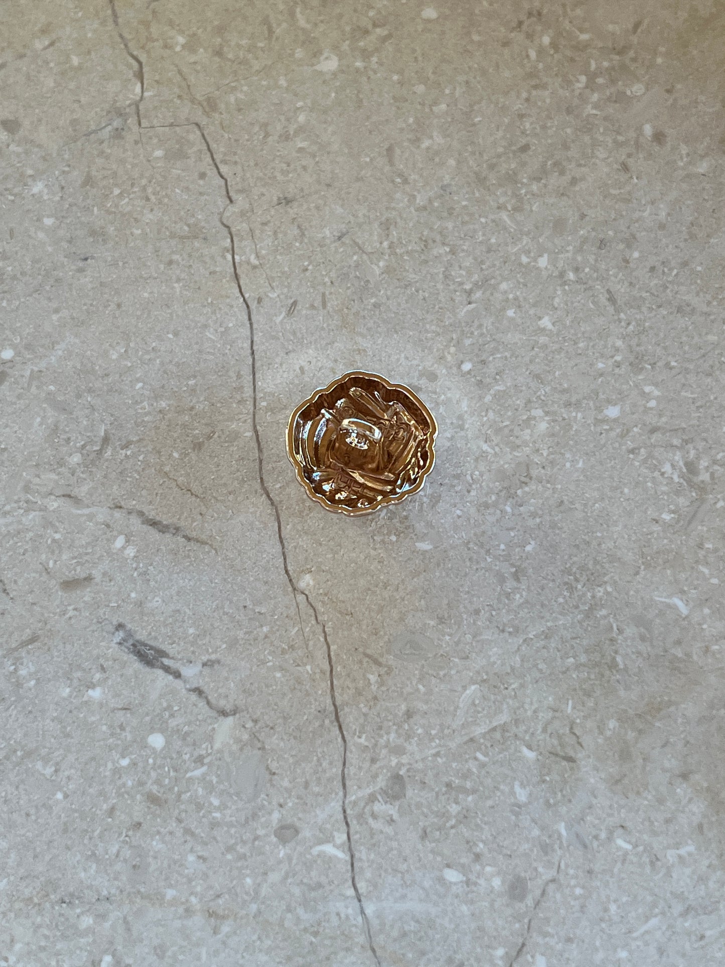 Poppy button gold small