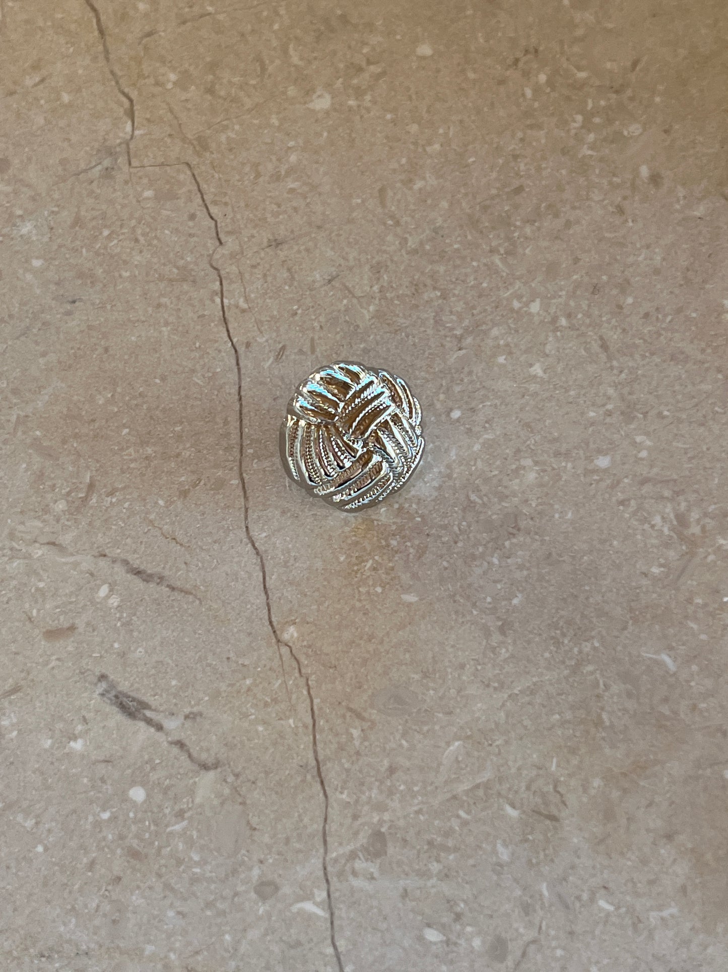 Poppy button silver