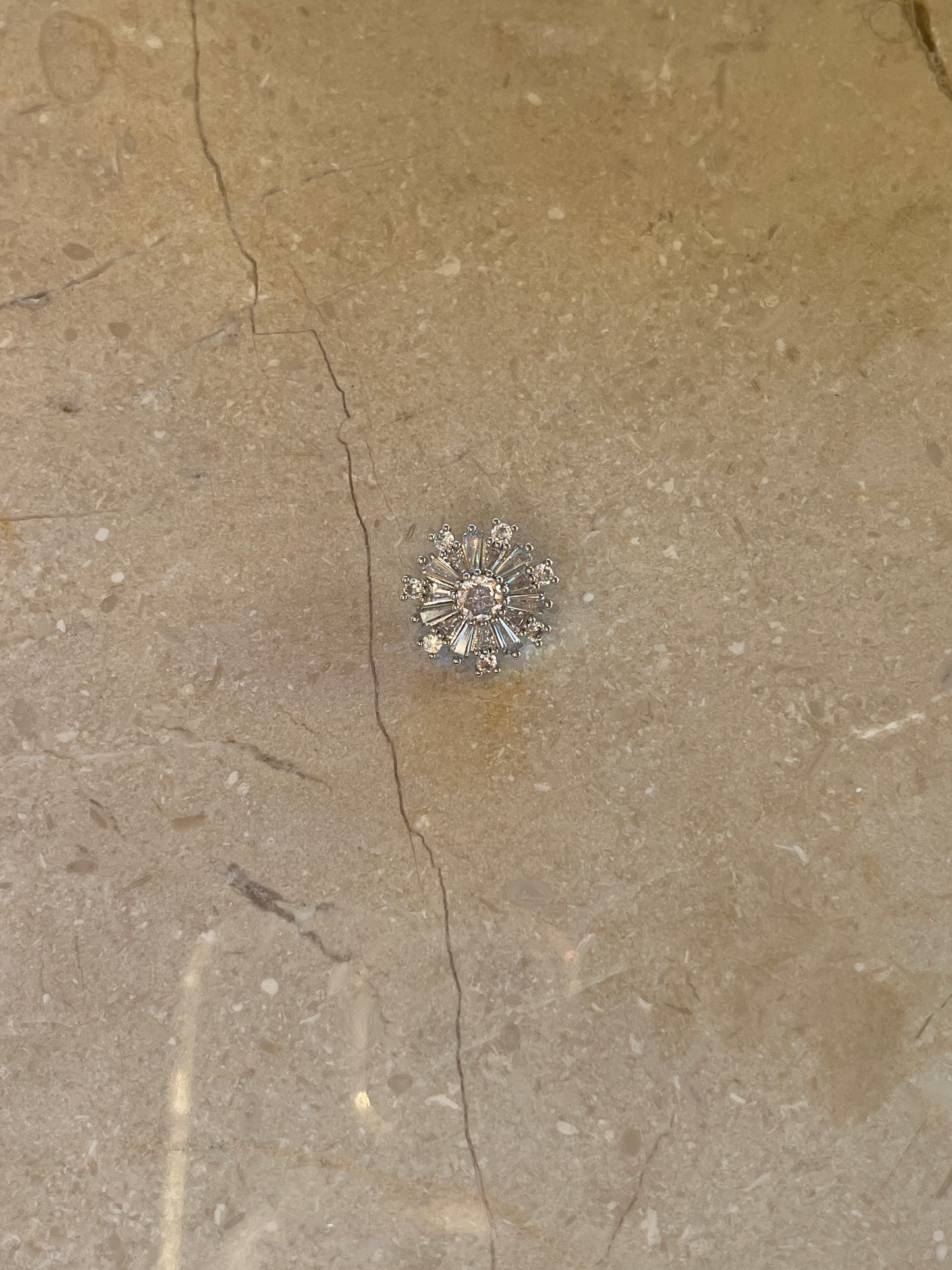 Alma button silver