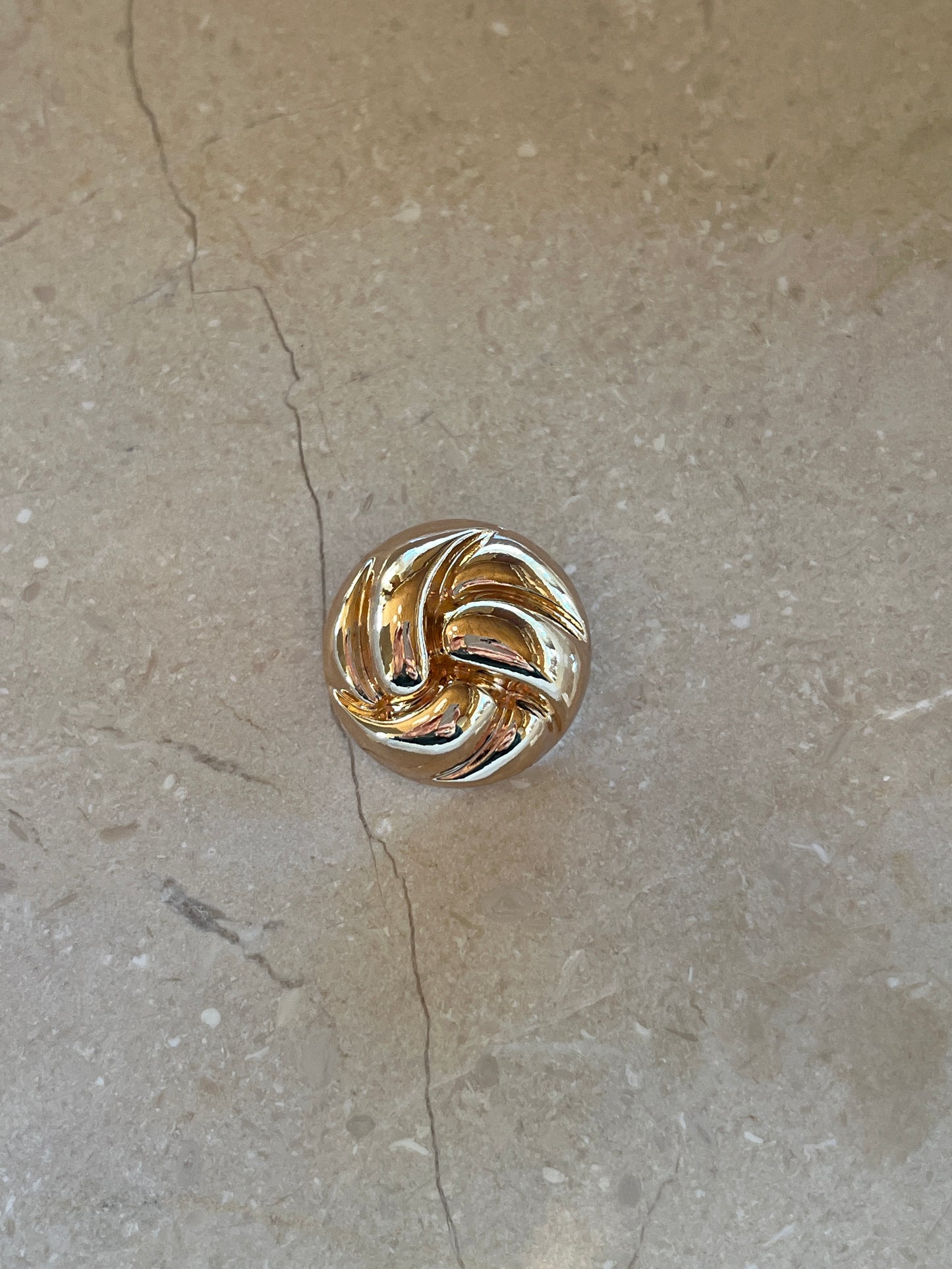 Solglimt button gold