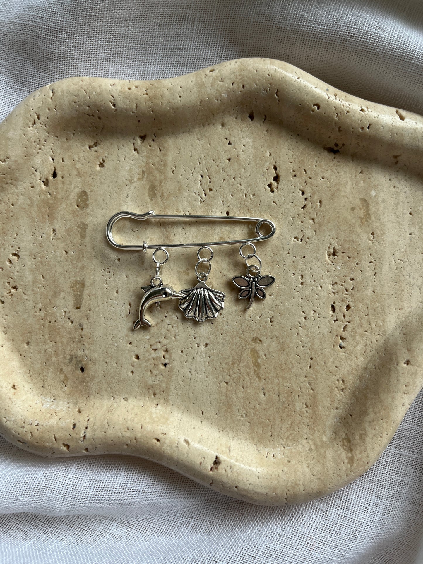 Vintage Charm Brooch silver small