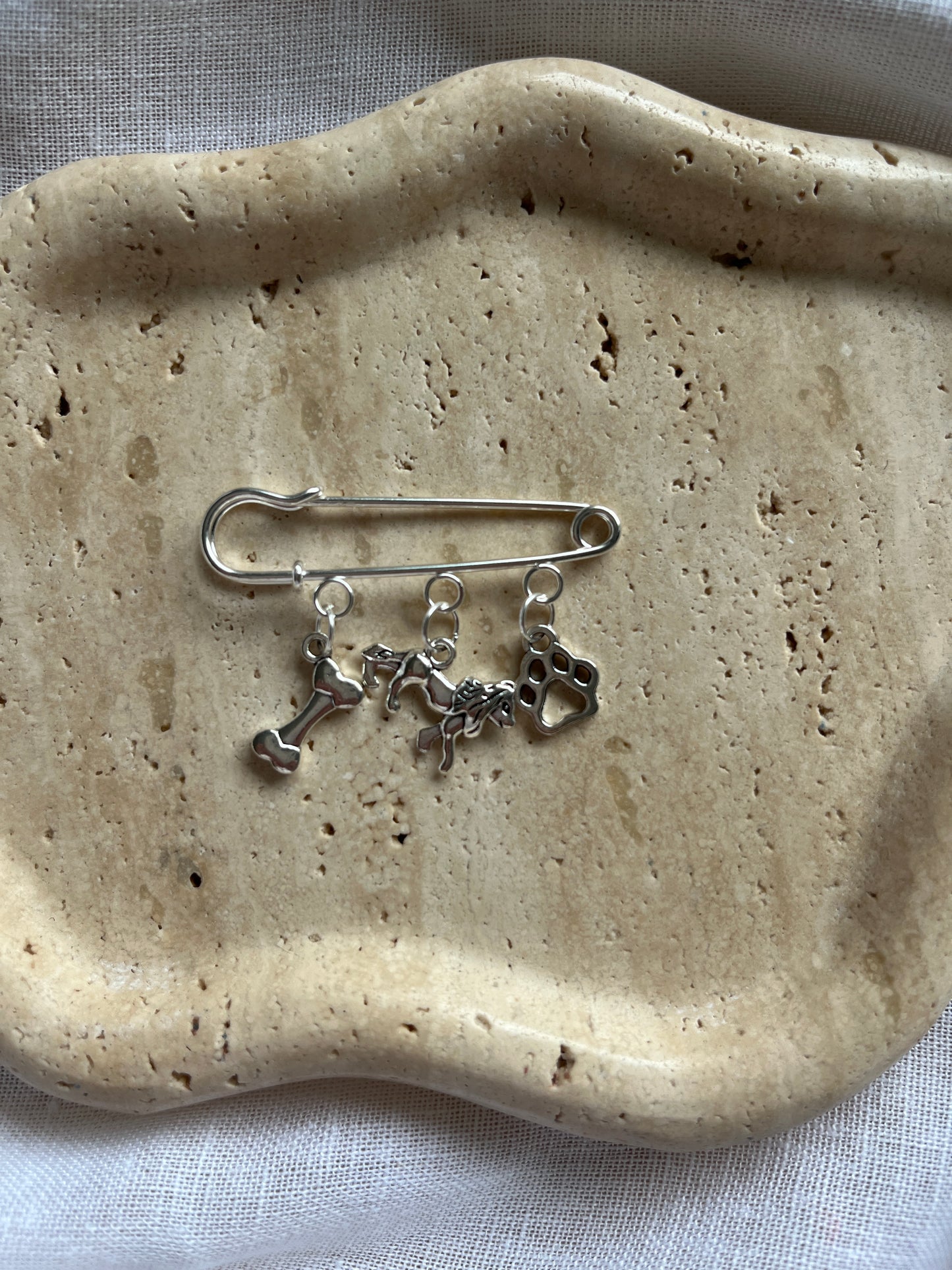 Vintage Charm Brooch silver small