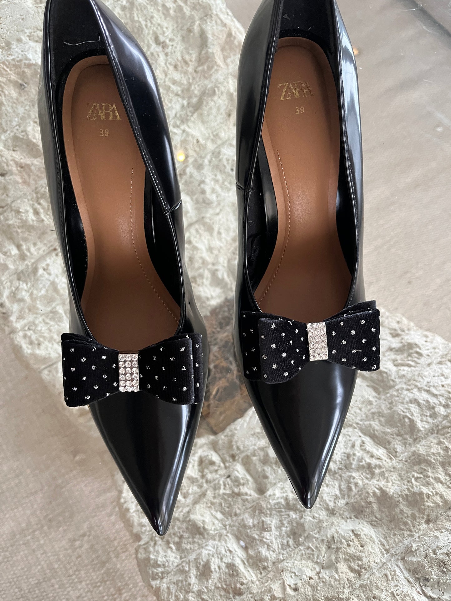 Velvet Dots Bow Shoe Buckles