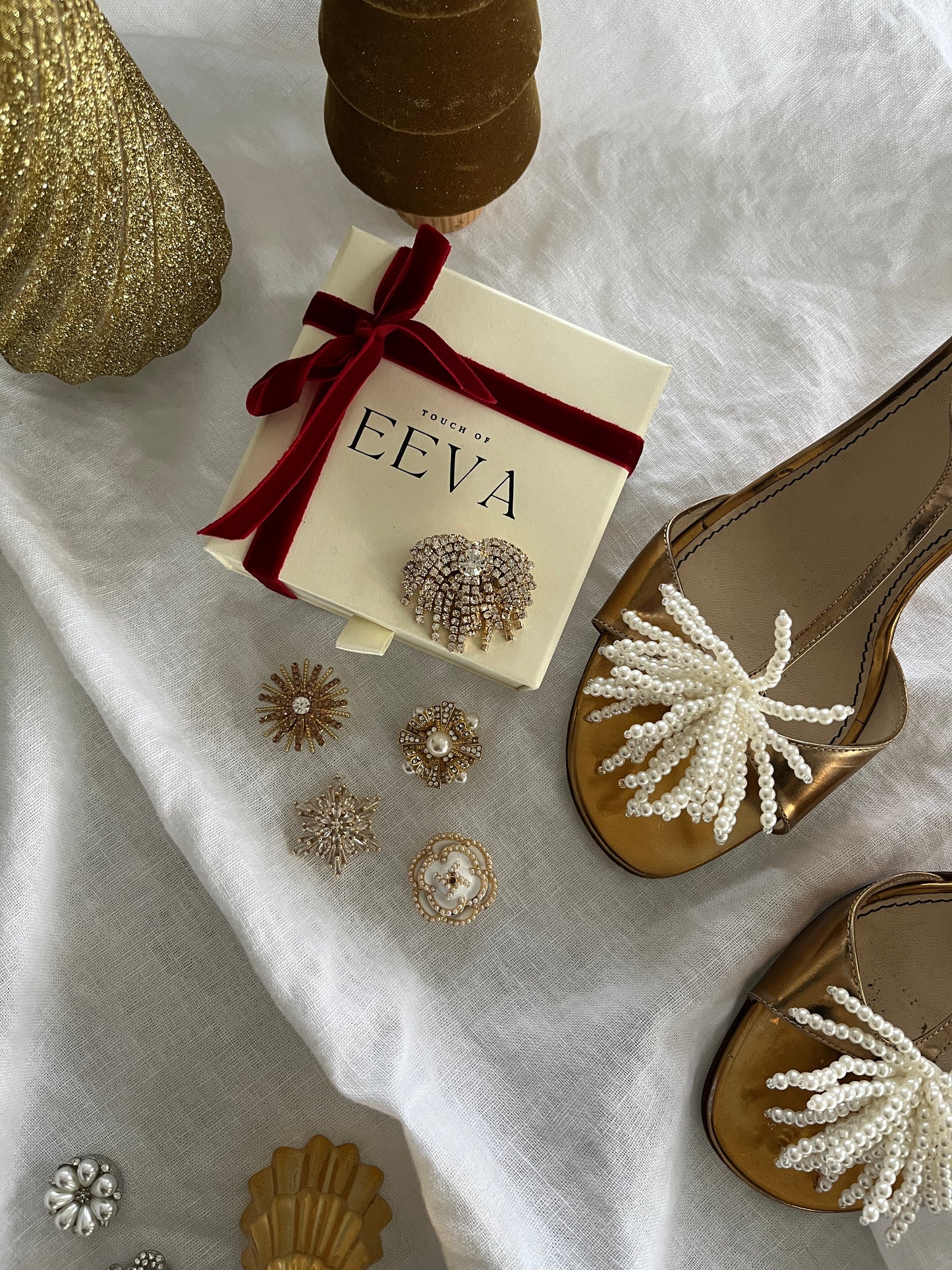 Gift box with velvet ribbon