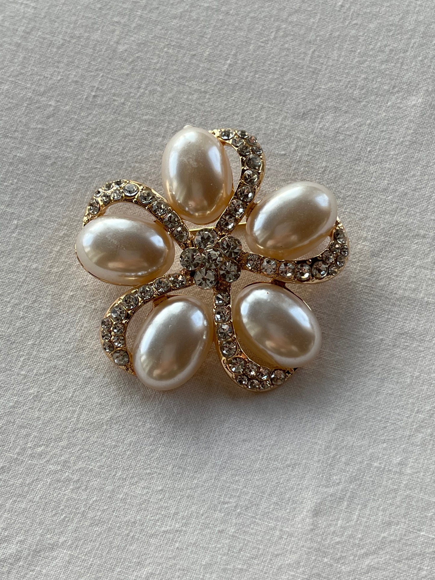 Flower brooch