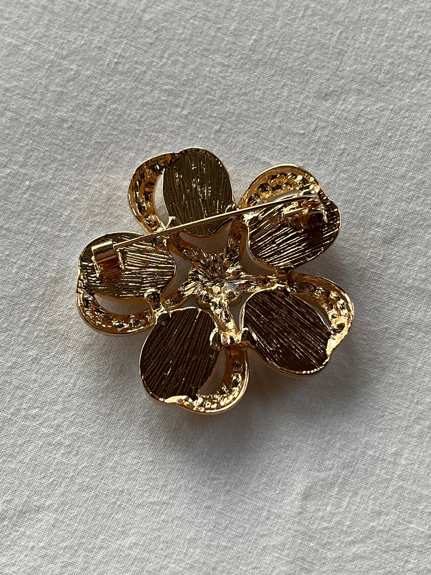 Flower brooch