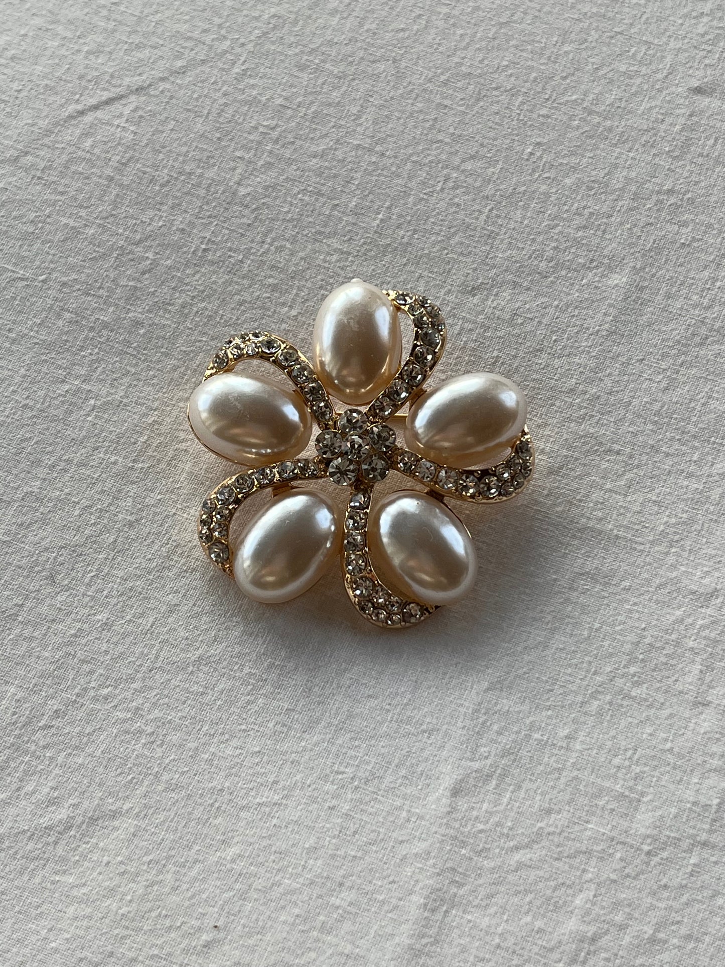 Flower brooch