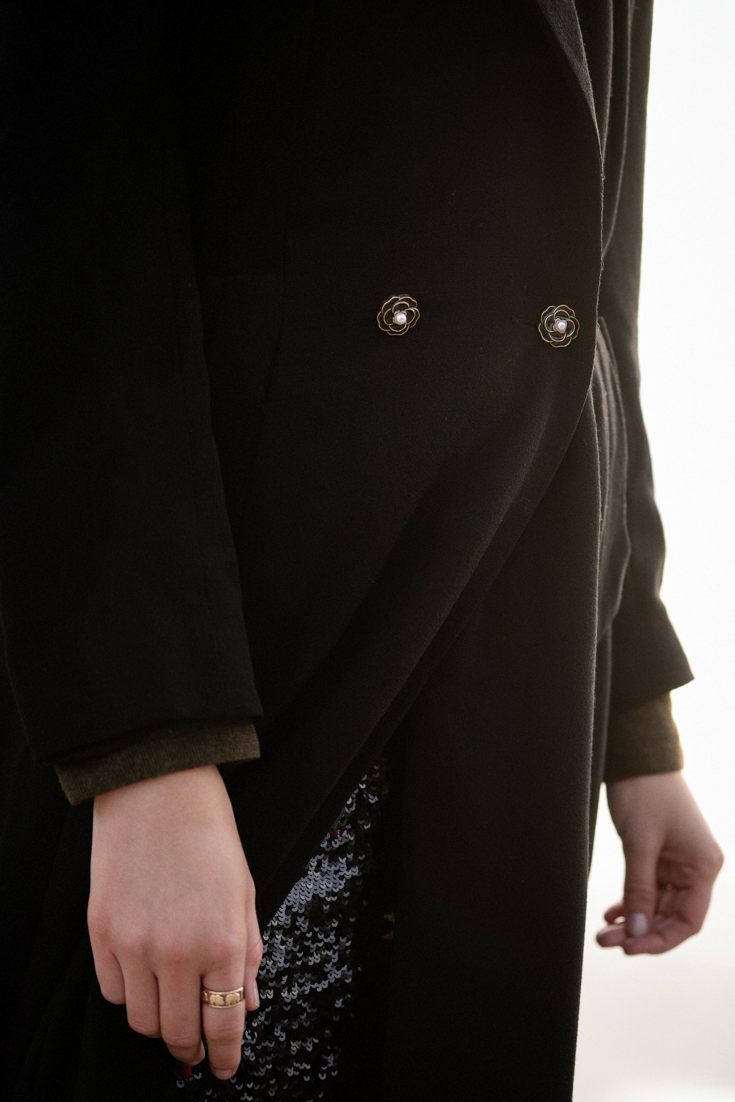 Silja Button Black