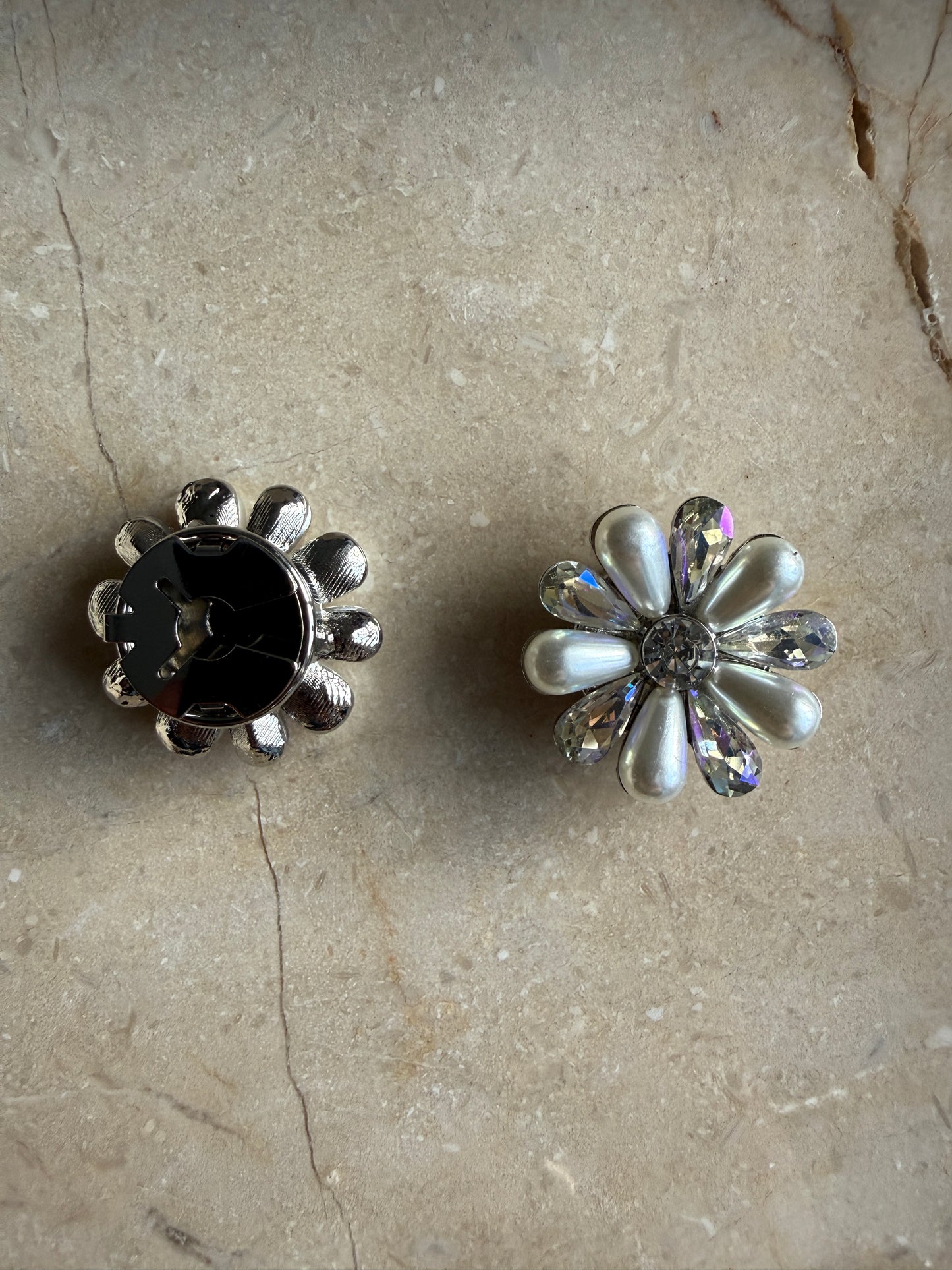 Ariana button cover silver | One set