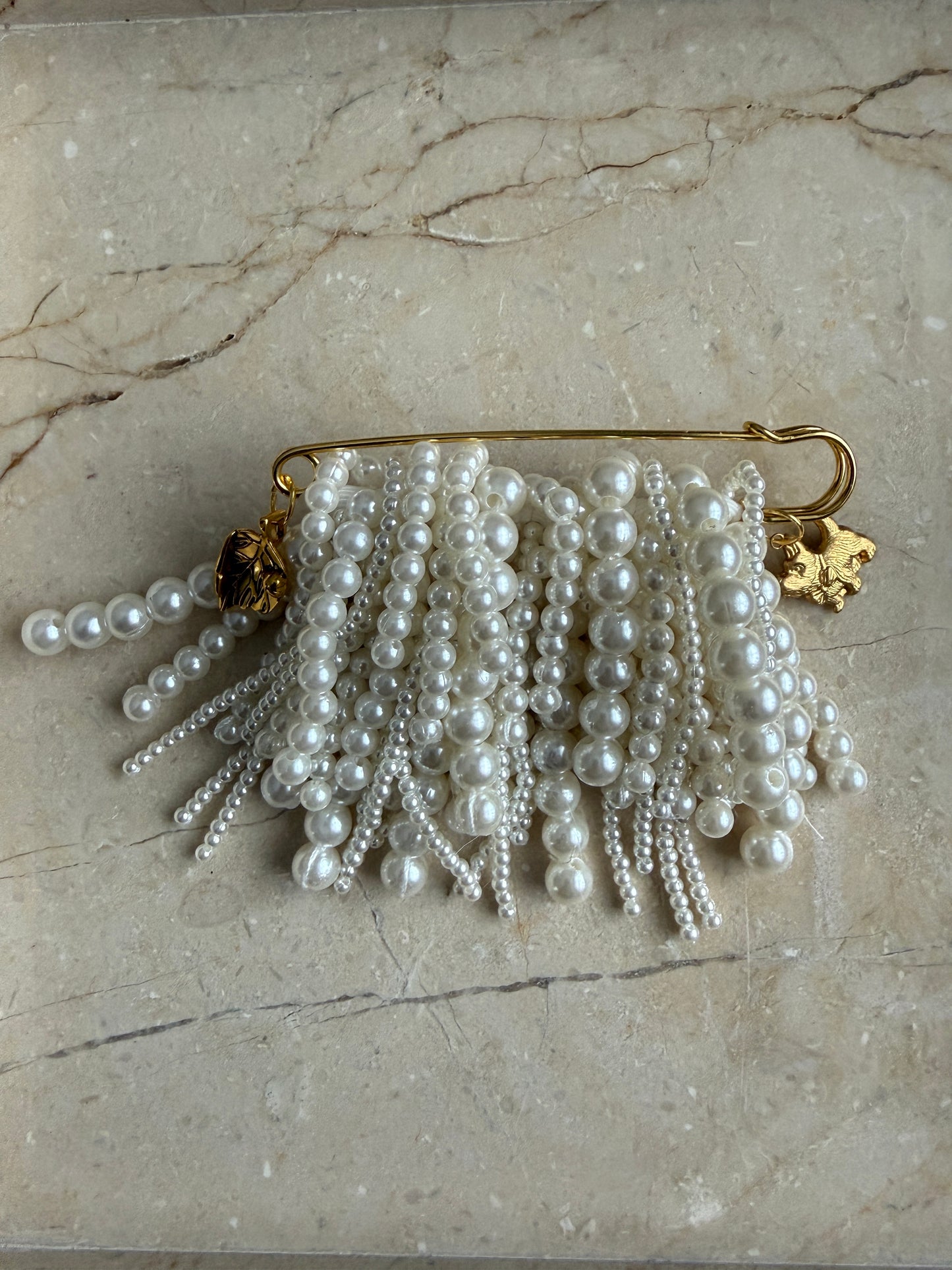Pearl Brooch gold large
