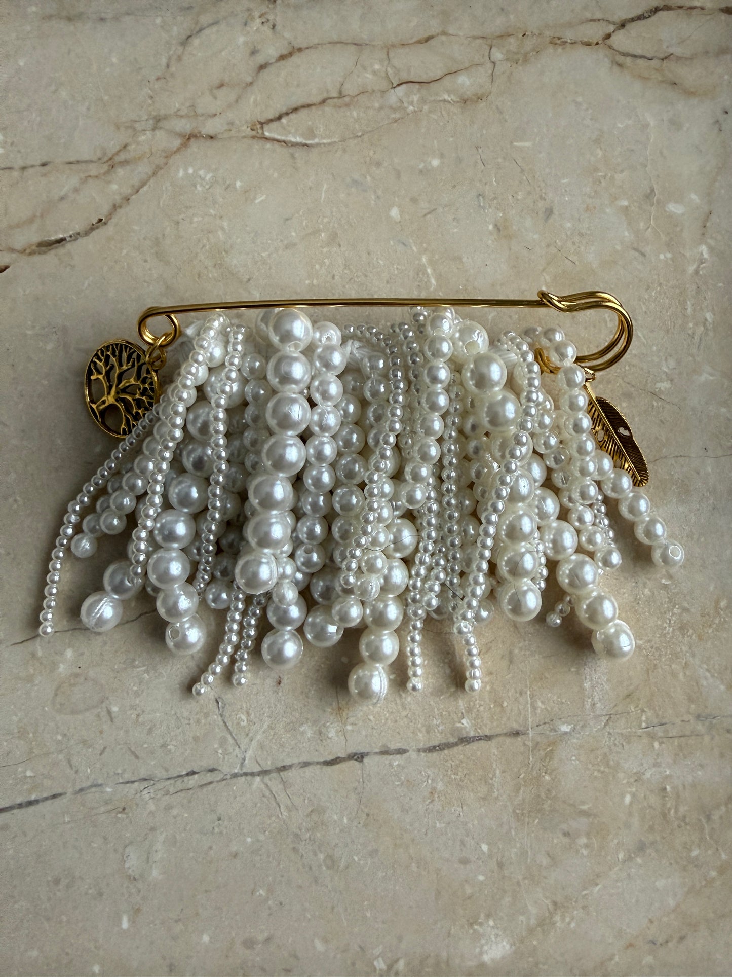 Pearl Brooch gold large