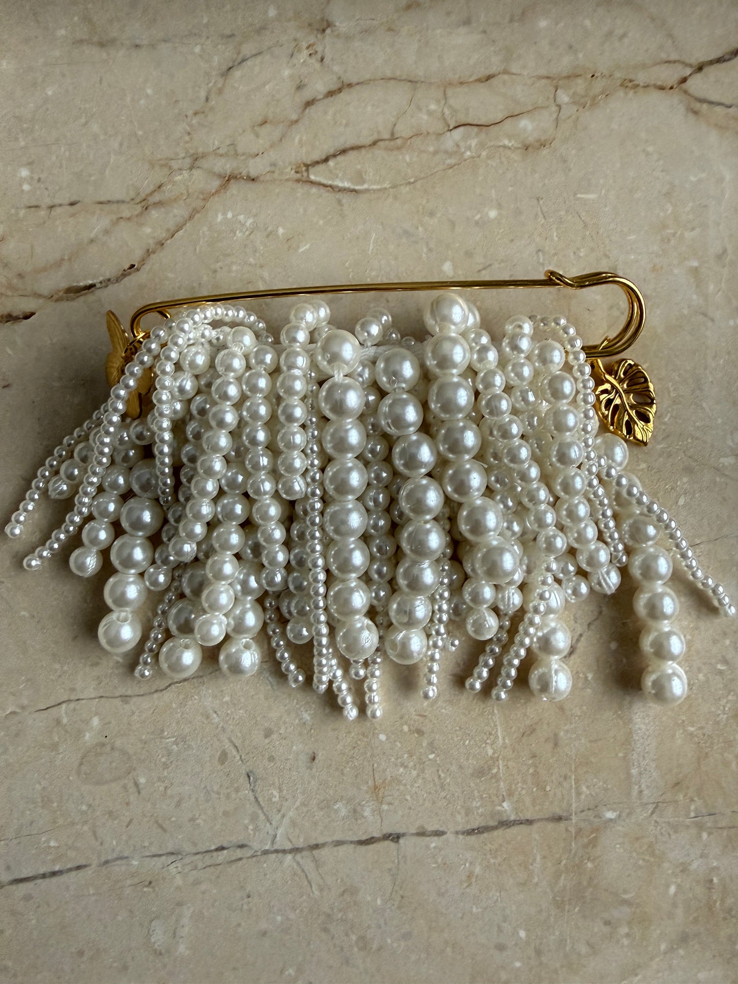 Pearl Brooch gold large