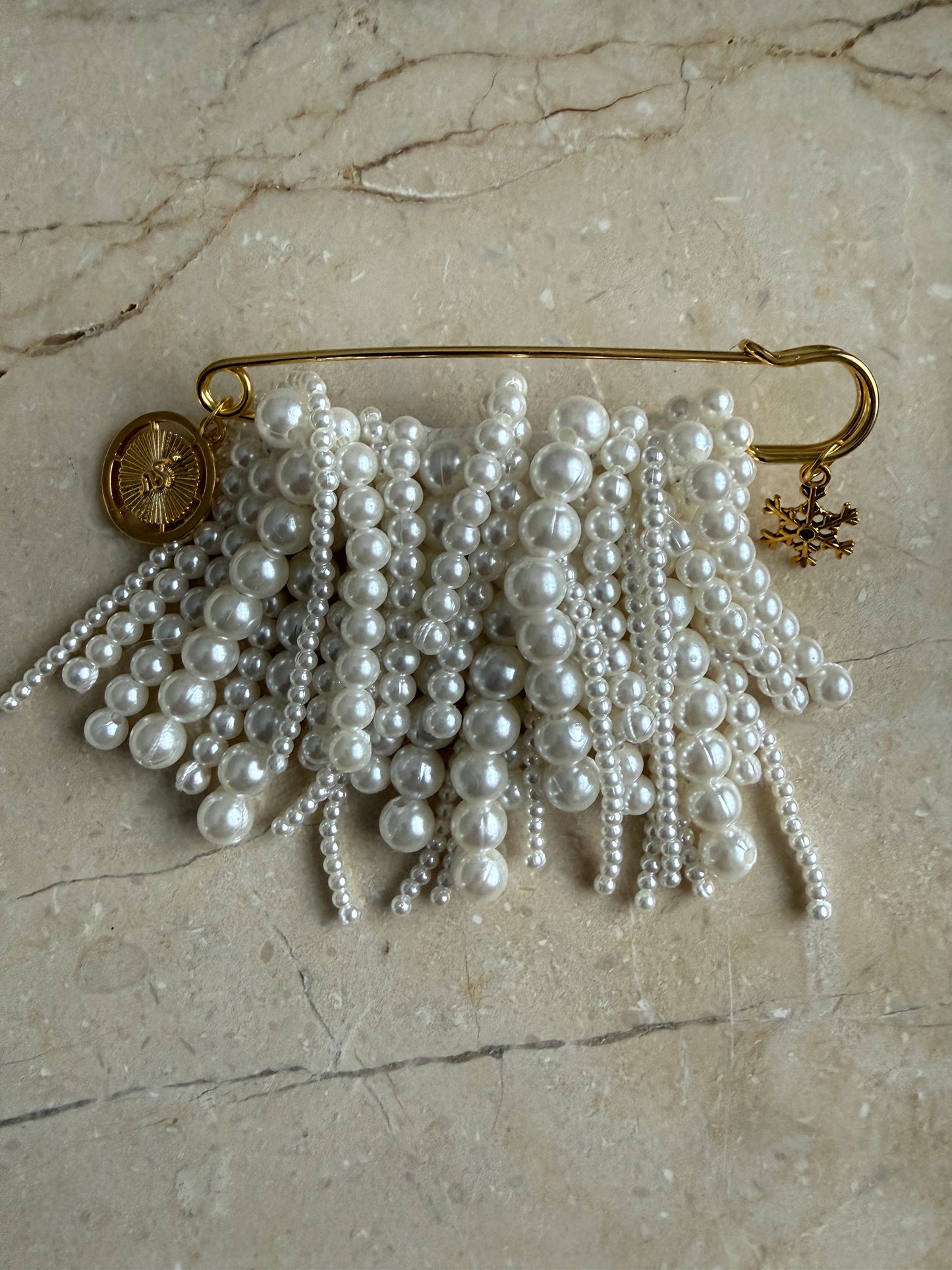Pearl Brooch gold large