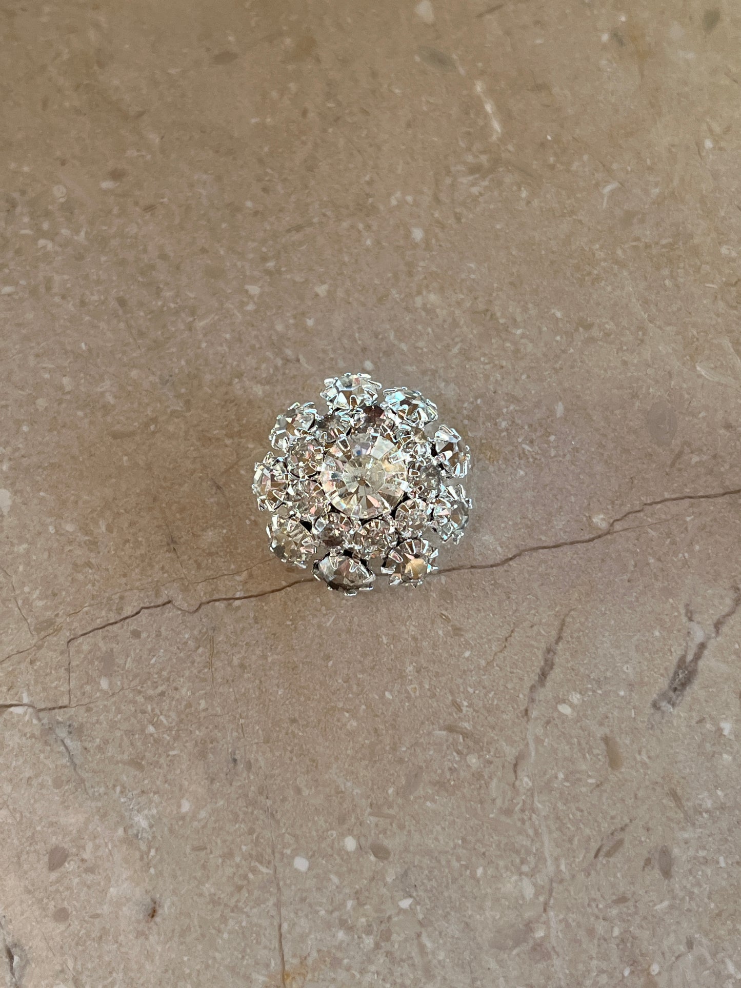 Gigi button clear silver