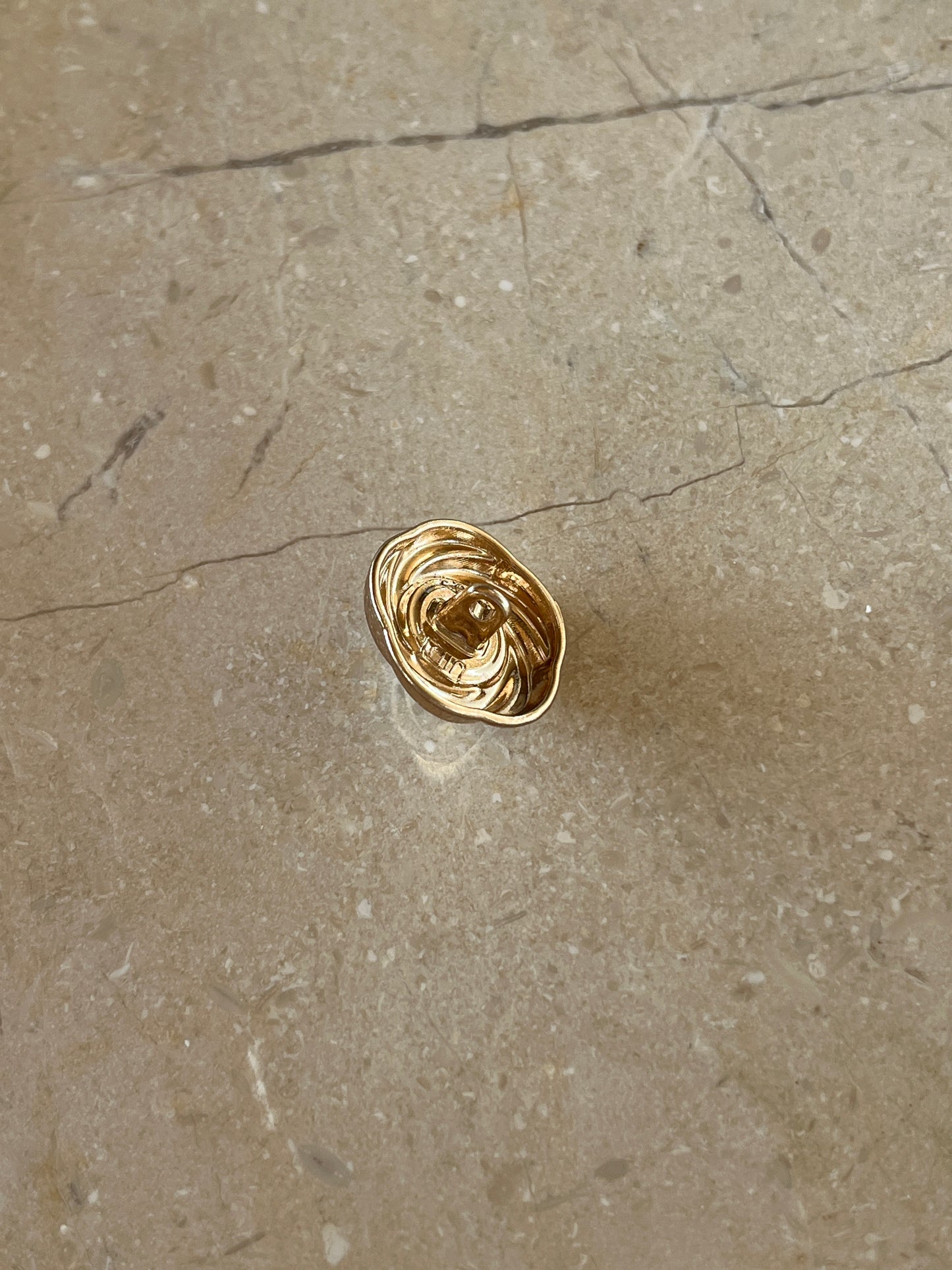 Luca button gold