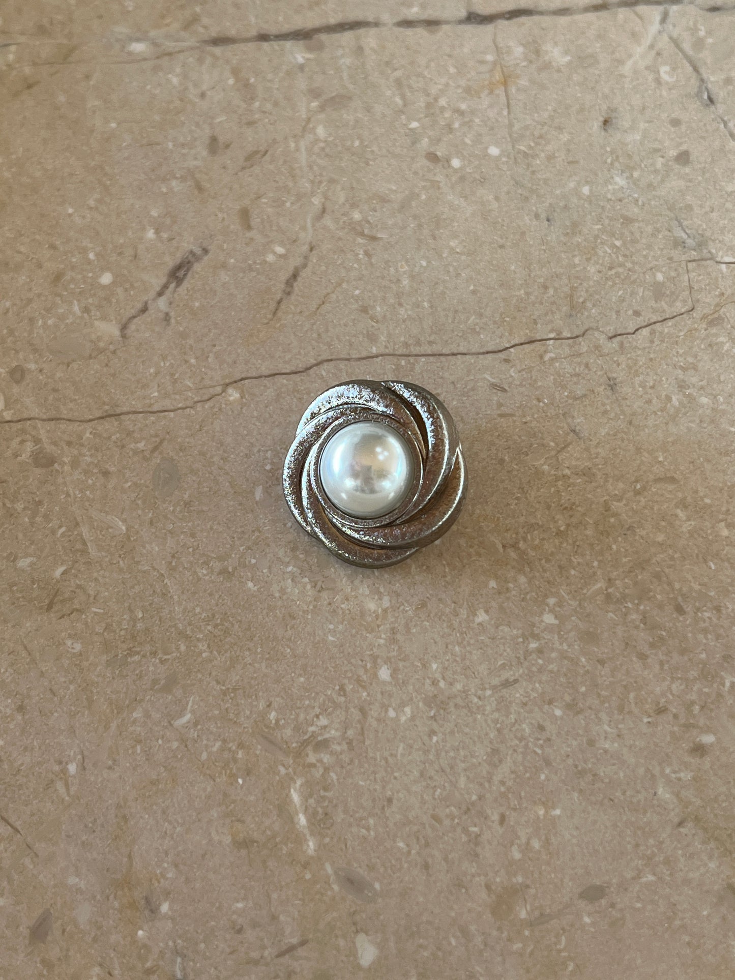 Luca button silver
