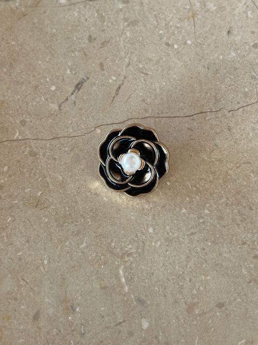 Silja Button Black