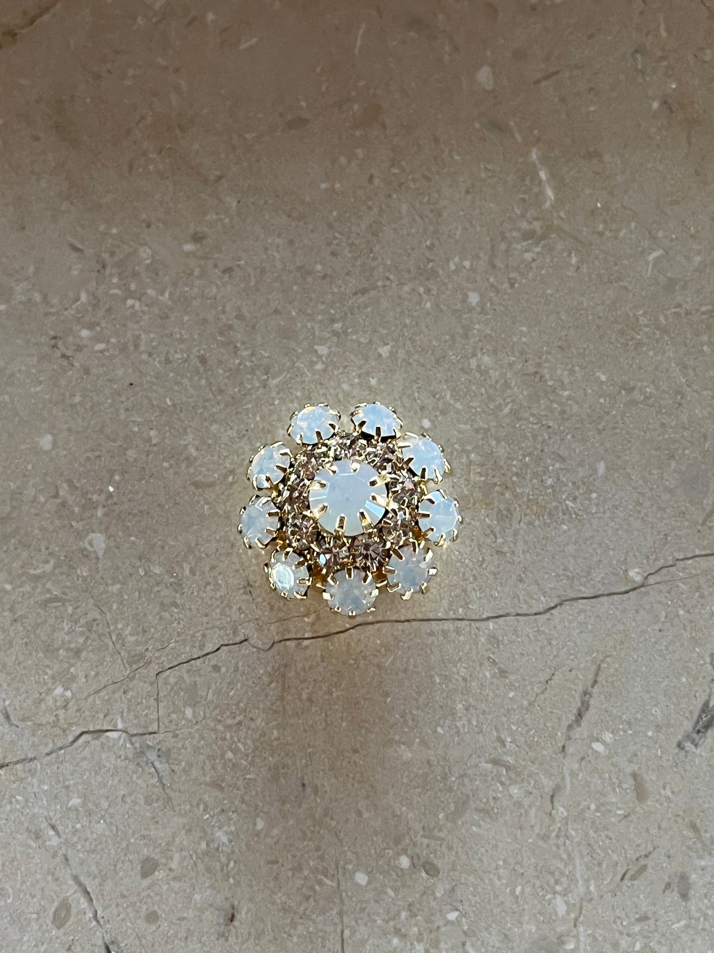 Gigi button cover white