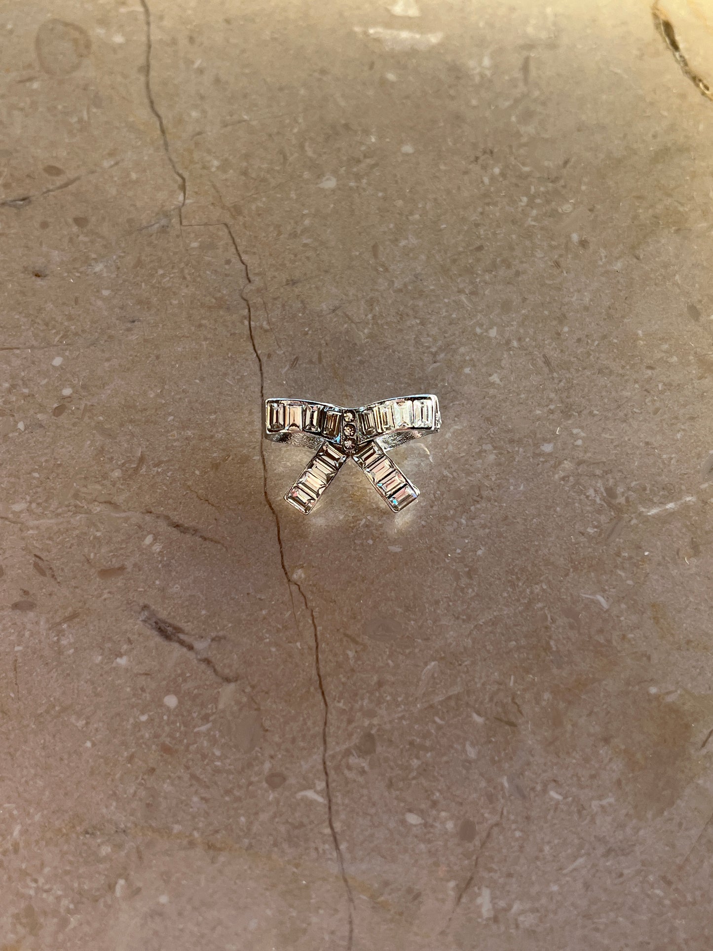 Bow button silver
