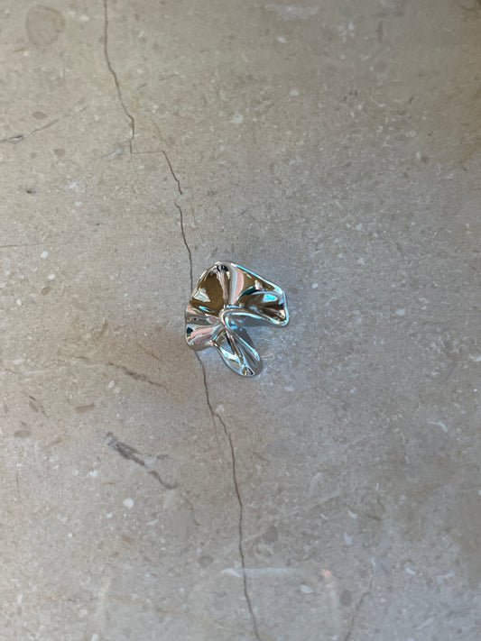 Meadow button silver small