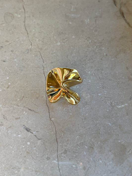Meadow button gold