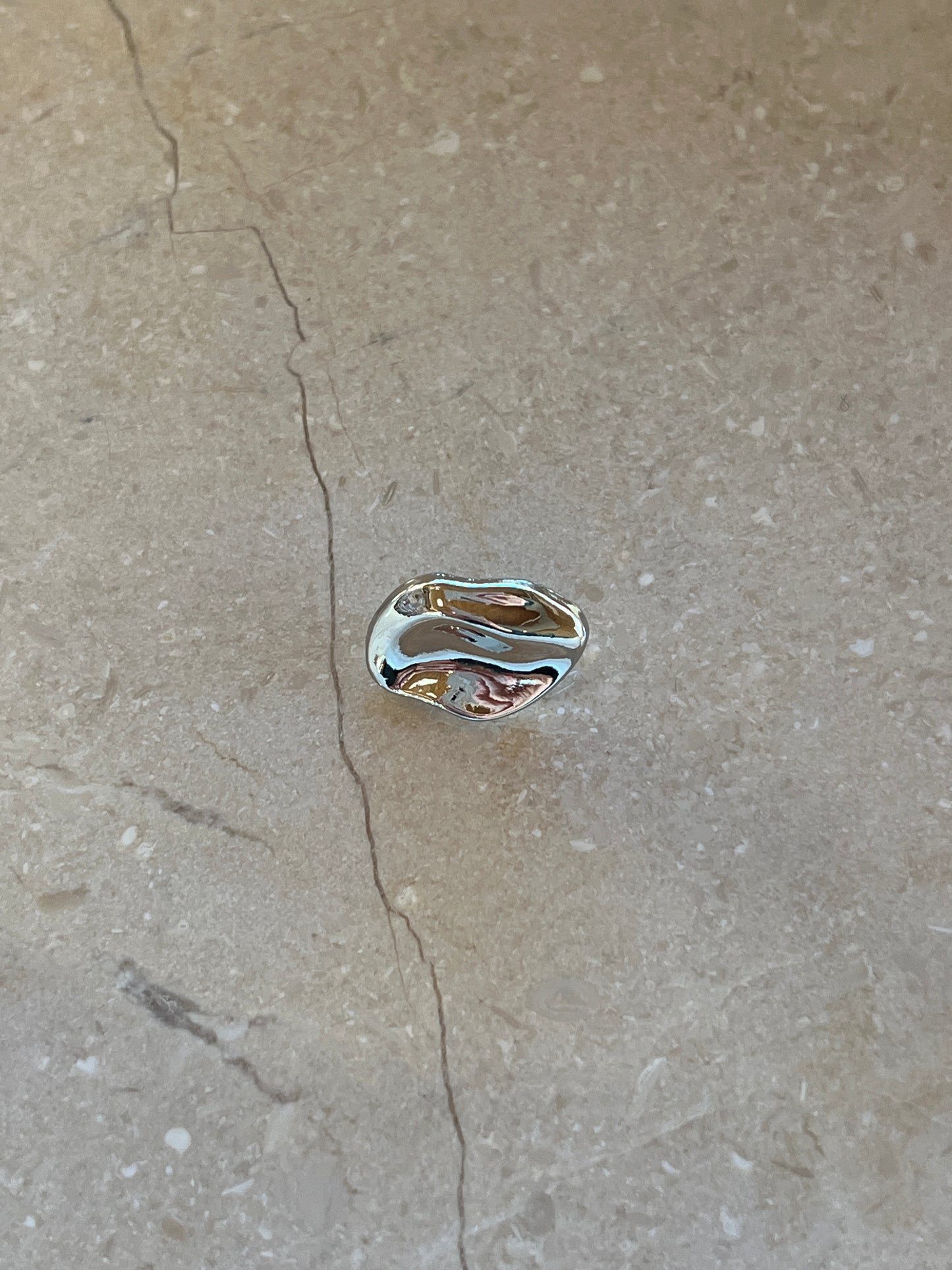 Bay button silver