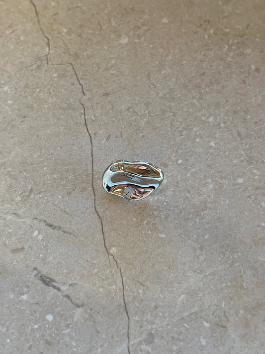 Bay button silver