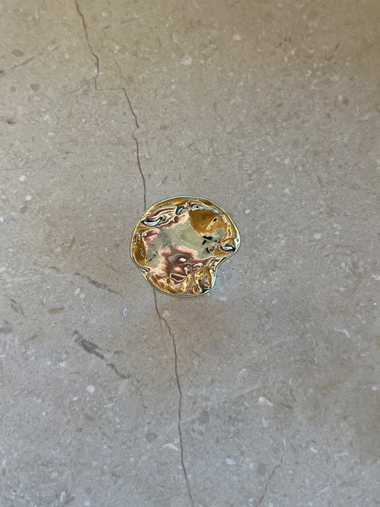 Thea button gold