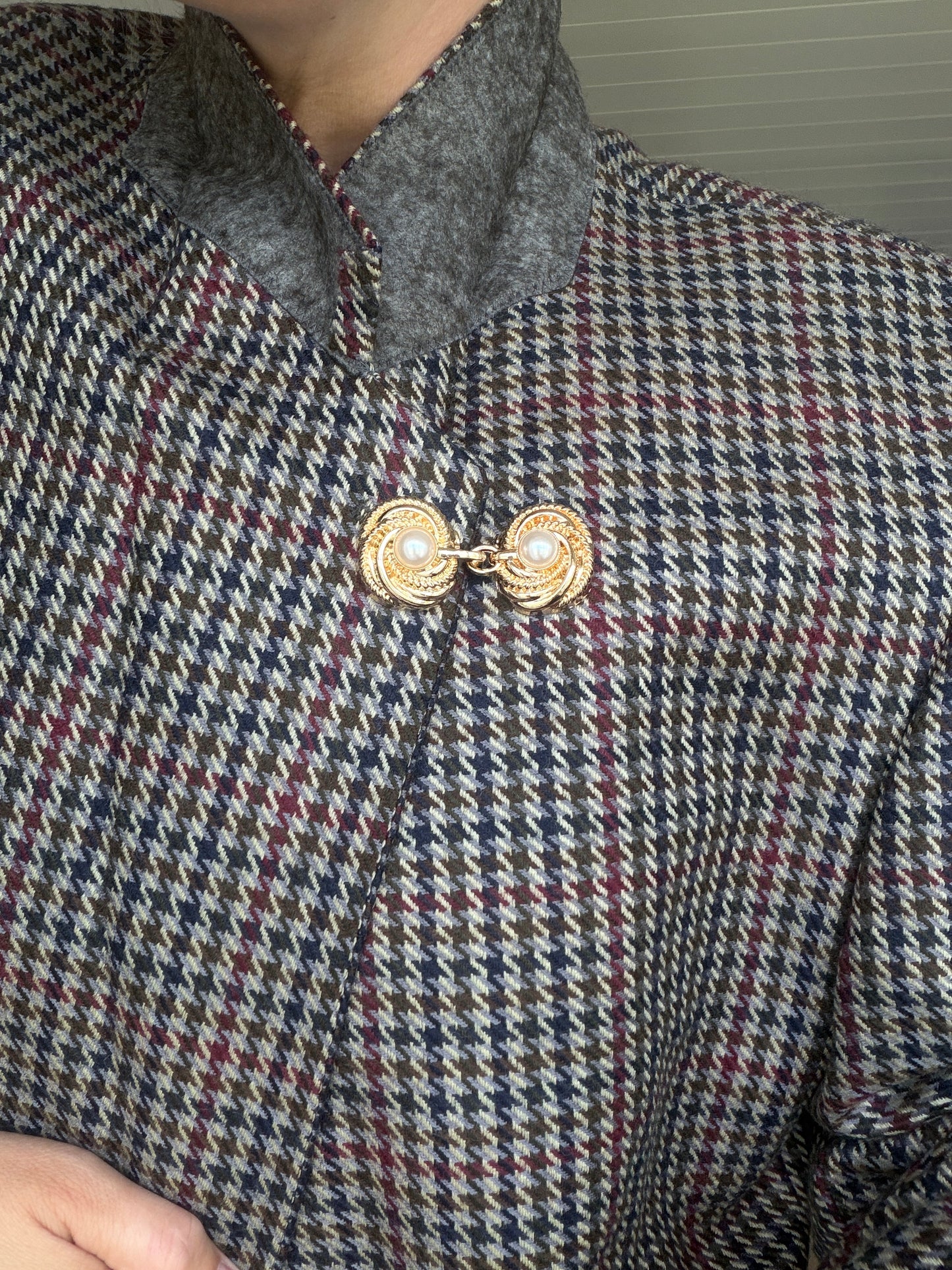 Pearl Jeans Pin