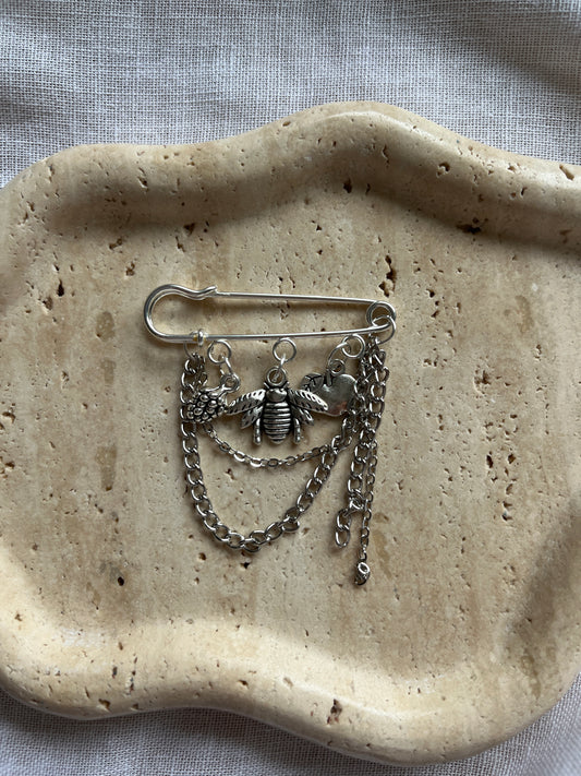 Vintage Charm Brooch silver small