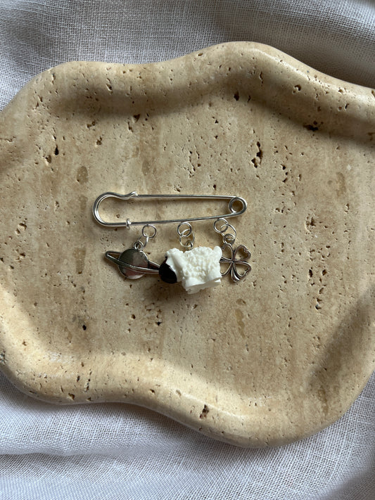 Vintage Charm Brooch silver small