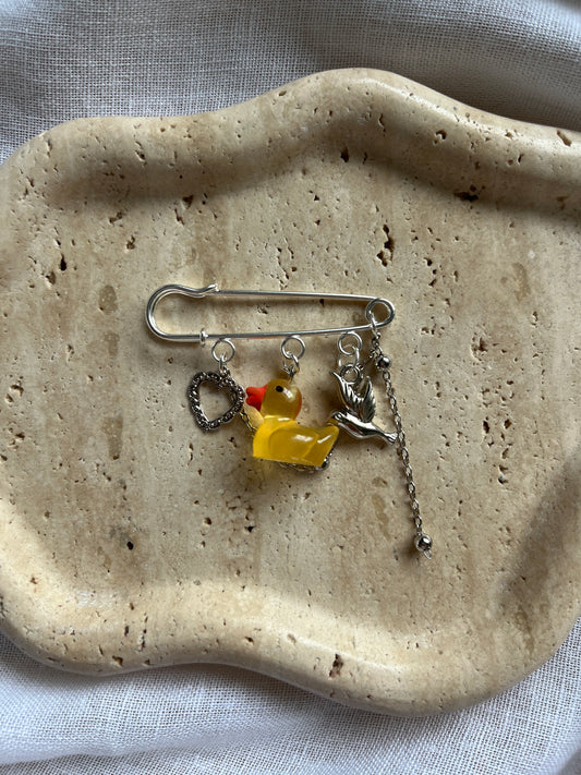 Vintage Charm Brooch silver small