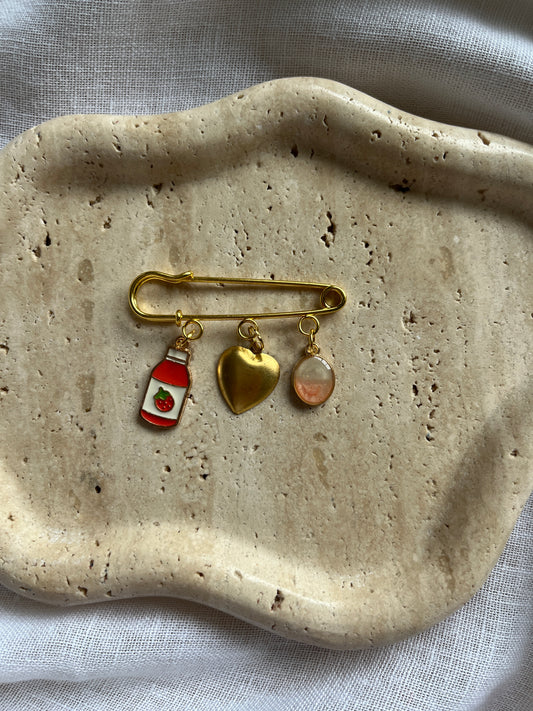 Vintage Charm Brooch gold small