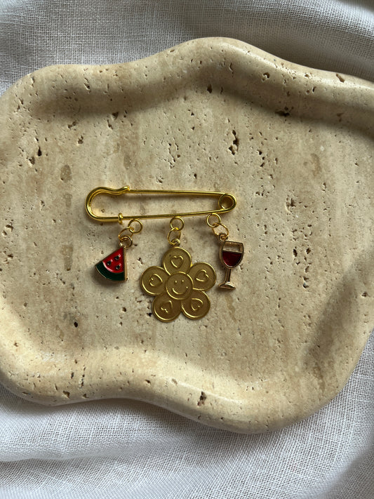 Vintage Charm Brooch gold small