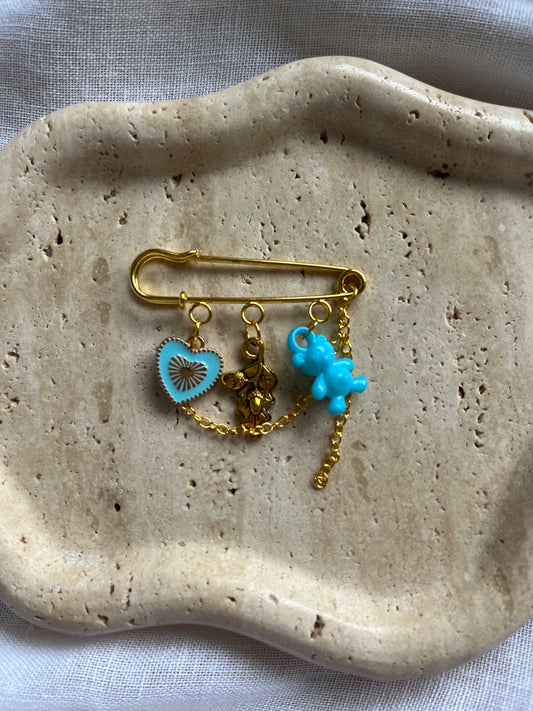 Vintage Charm Brooch gold small