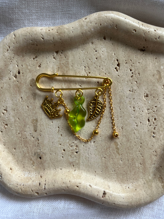 Vintage Charm Brooch gold small