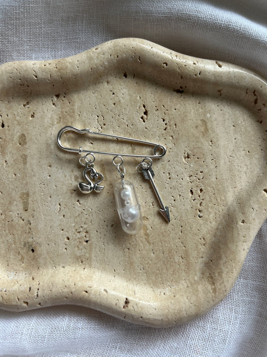 Vintage Charm Brooch silver small