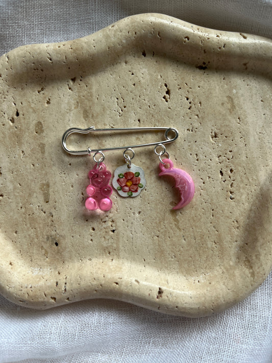 Vintage Charm Brooch silver small