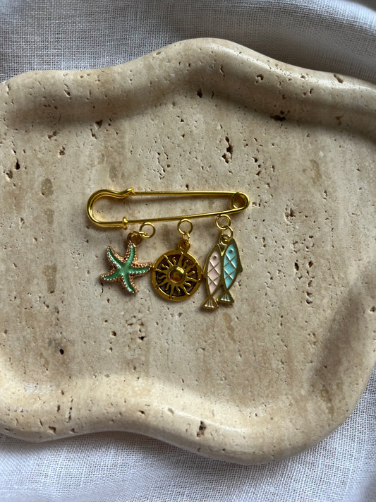 Vintage Charm Brooch gold small