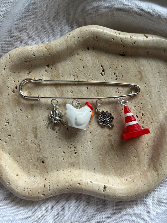 Vintage Charm Brooch silver large