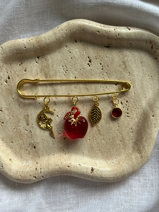 Vintage Charm Brooch gold large