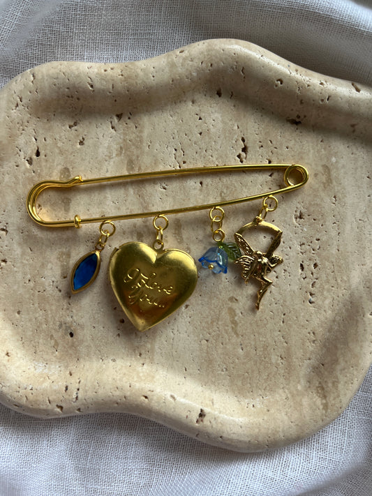 Vintage Charm Brooch gold large